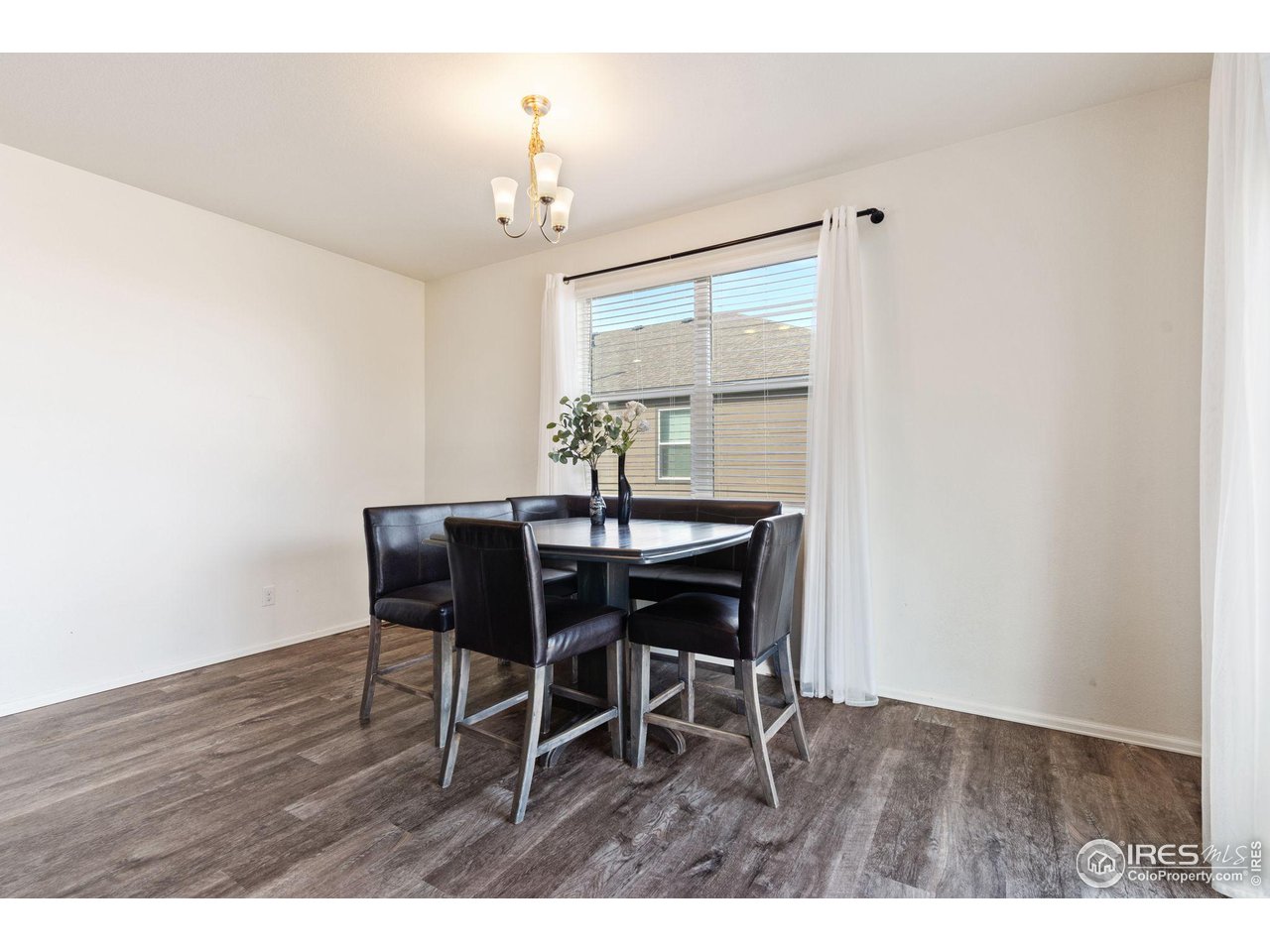 909 Camberly Dr