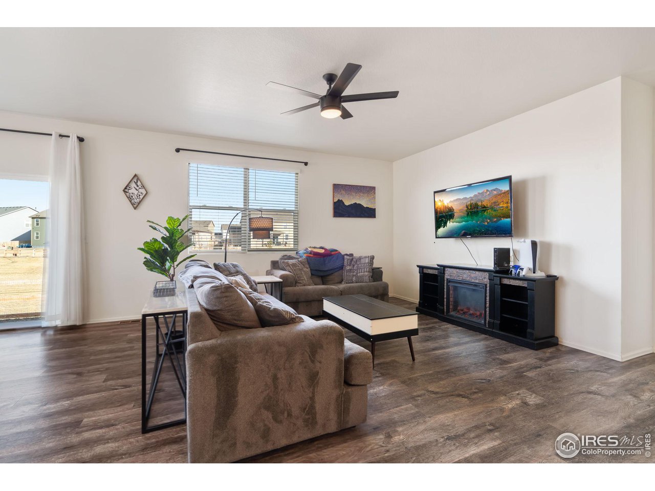 909 Camberly Dr
