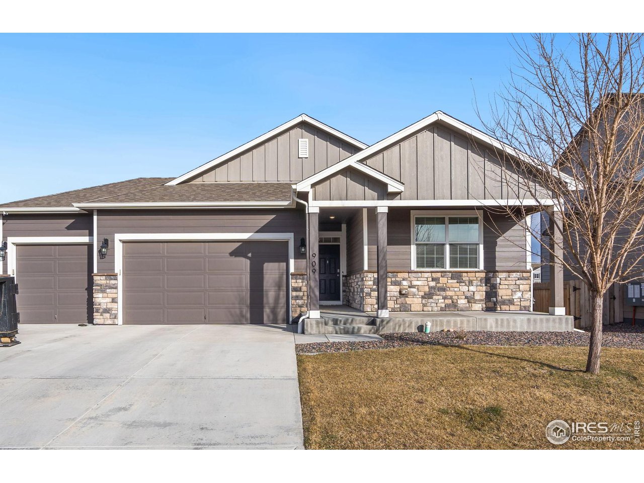 909 Camberly Dr