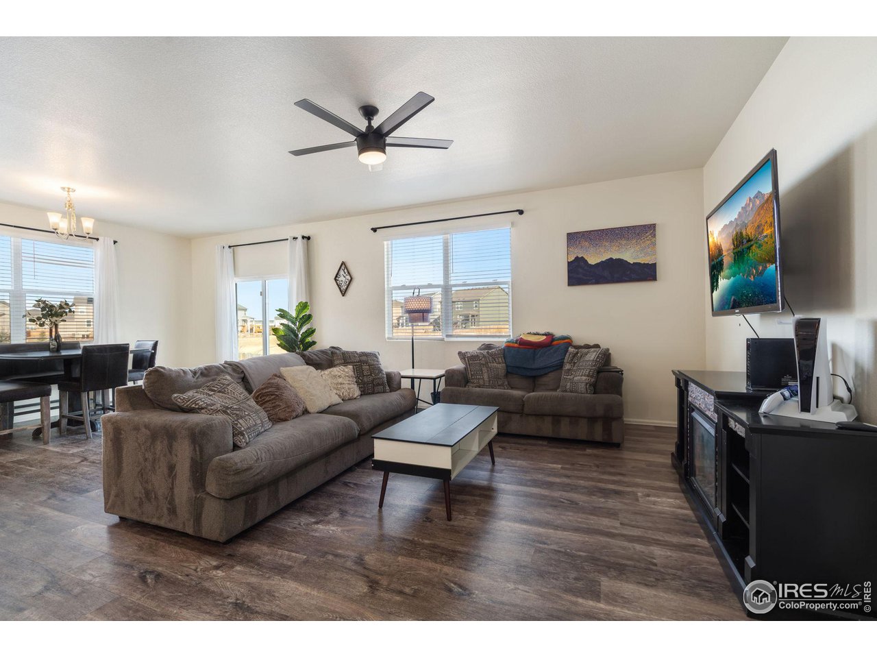 909 Camberly Dr