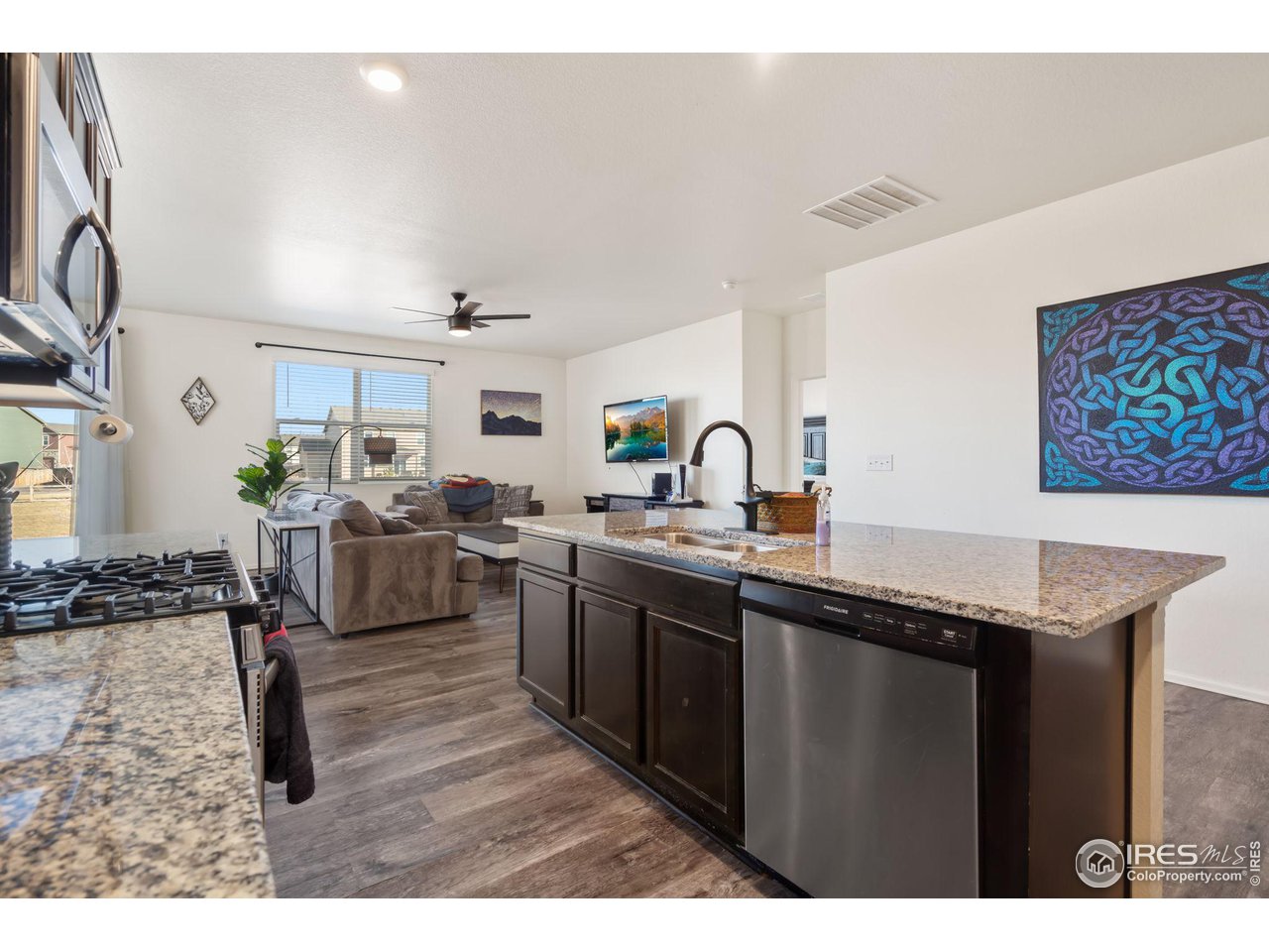909 Camberly Dr