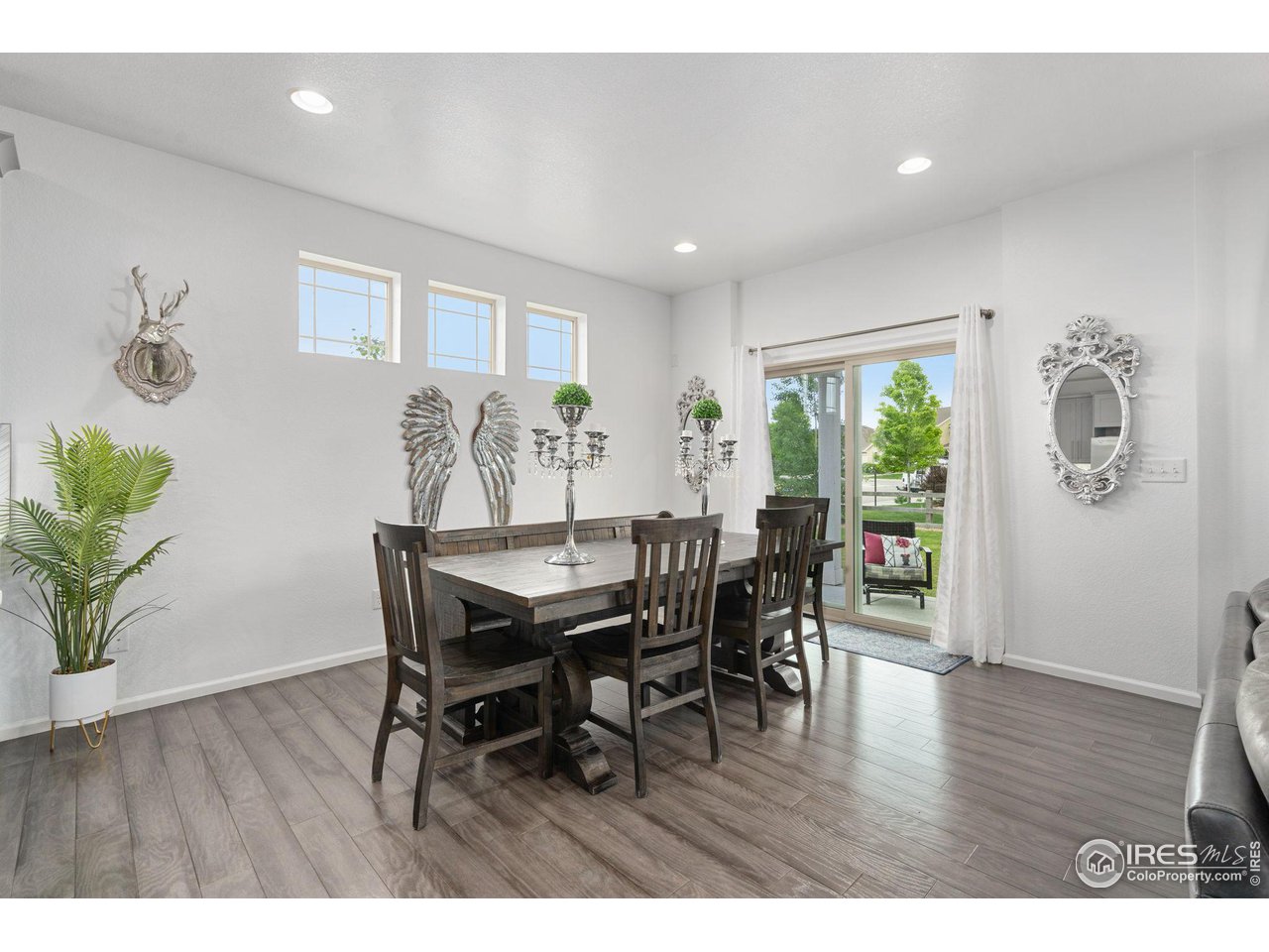 4098 Mandall Lakes Dr