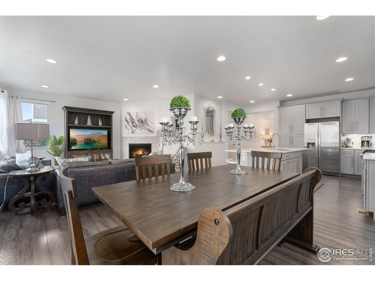 4098 Mandall Lakes Dr