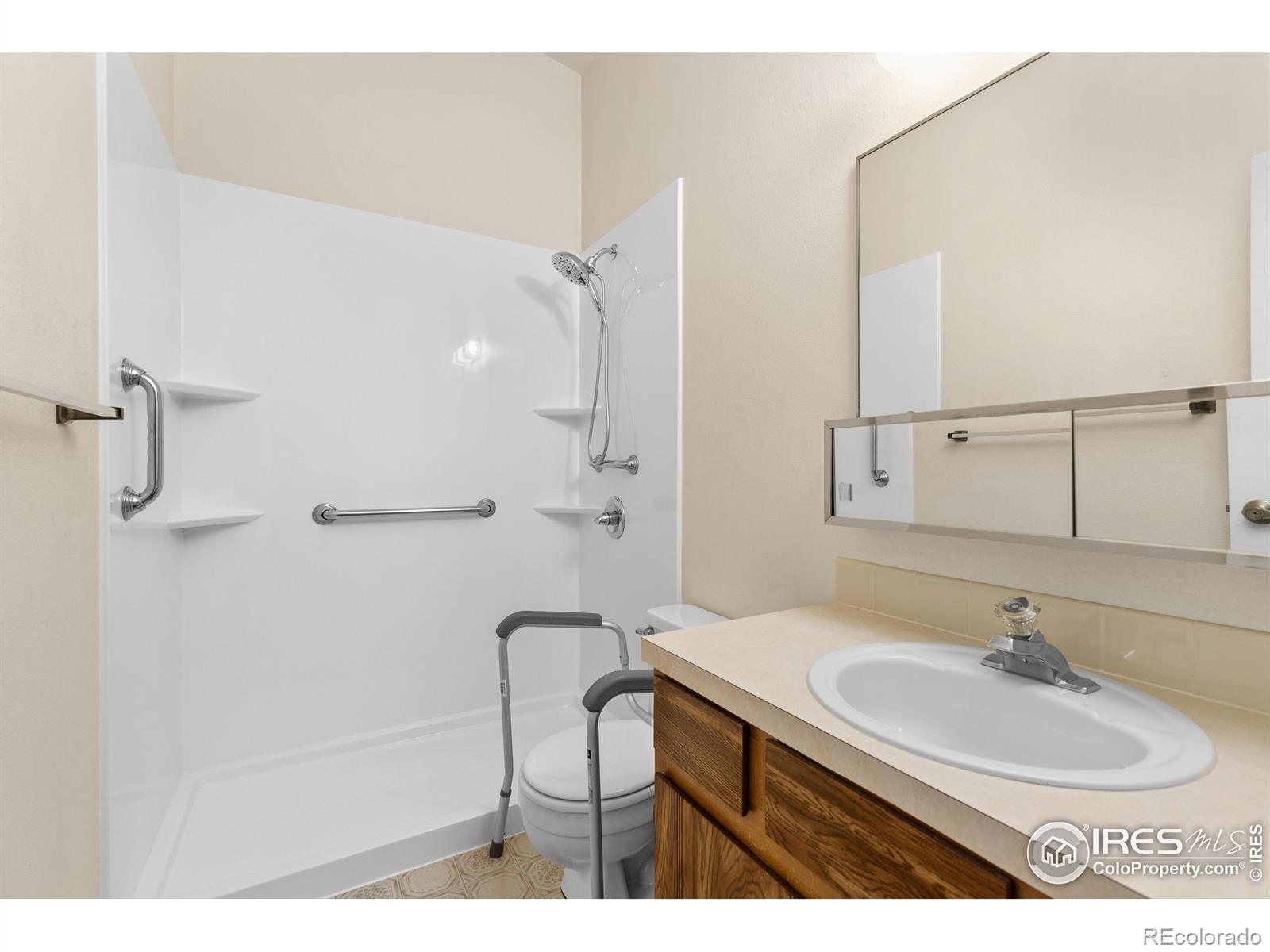 3200 Azalea Drive Unit: 5