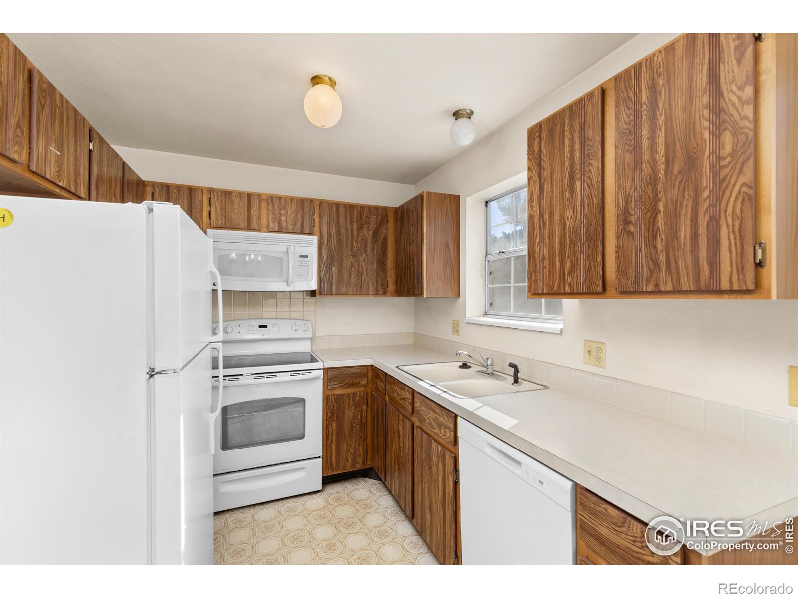 3200 Azalea Drive Unit: 5