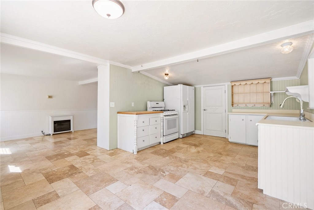 4526 San Jacinto Avenue