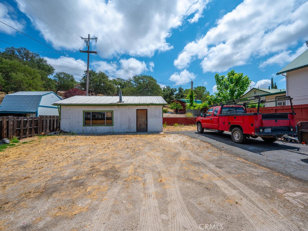 9000 Curbaril Avenue