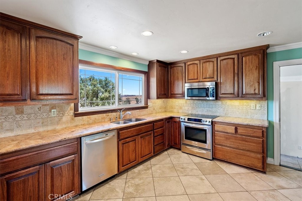 75463 Ranchita Avenue