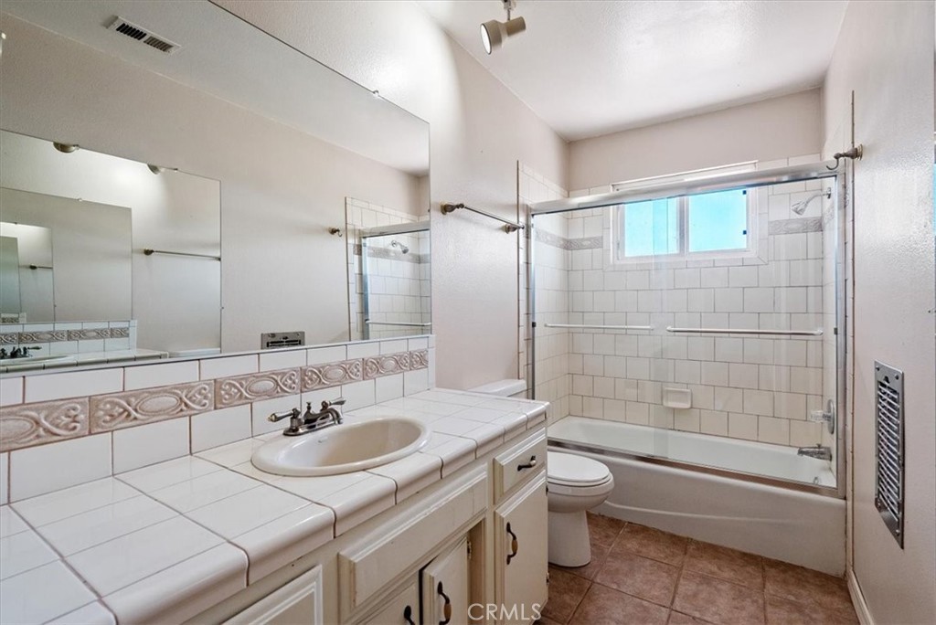 75463 Ranchita Avenue