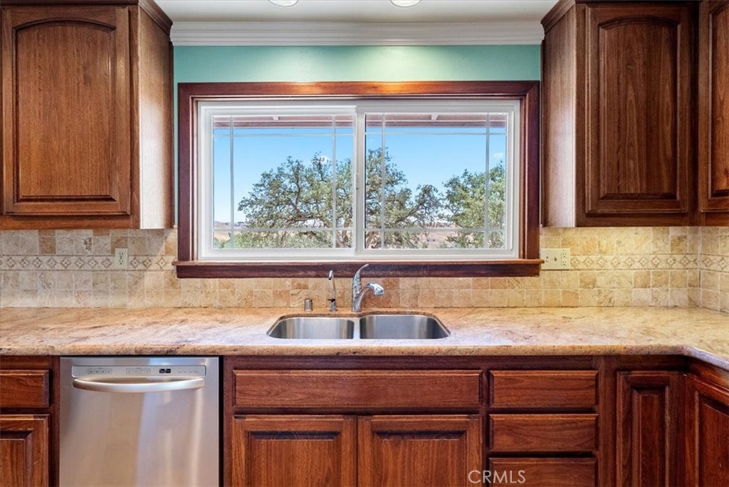 75463 Ranchita Avenue