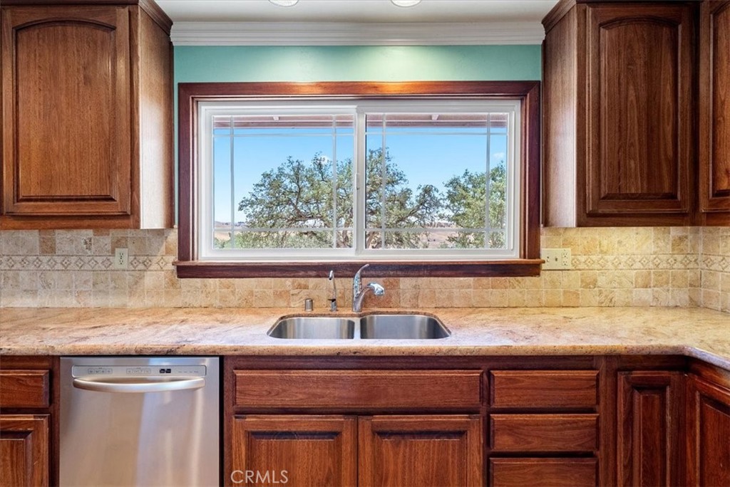 75463 Ranchita Avenue