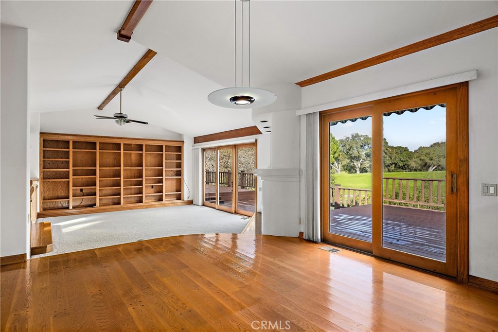 8865 Pino Solo Avenue