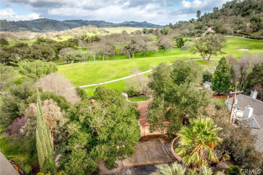 8865 Pino Solo Avenue