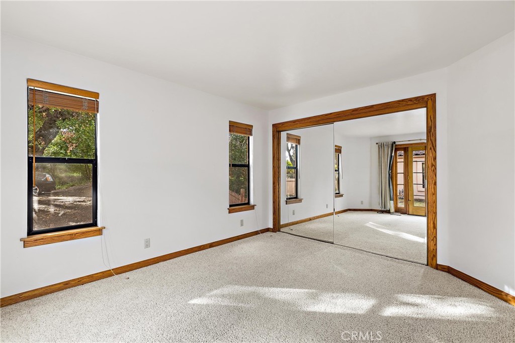 8865 Pino Solo Avenue
