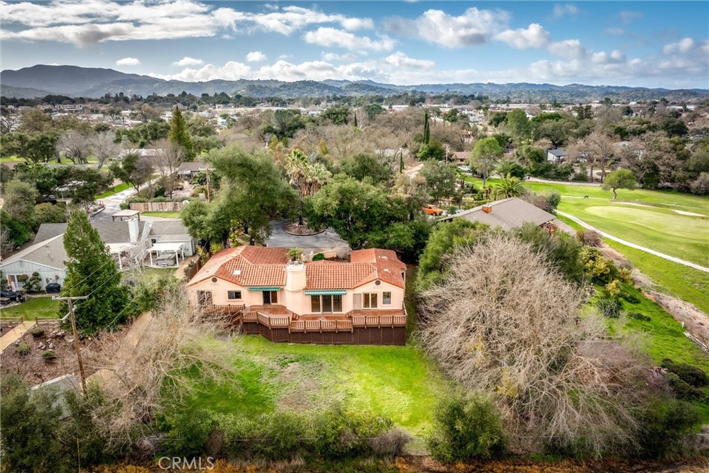 8865 Pino Solo Avenue