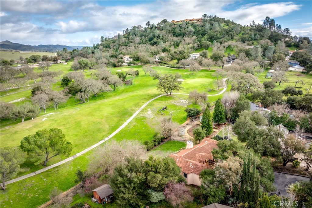 8865 Pino Solo Avenue