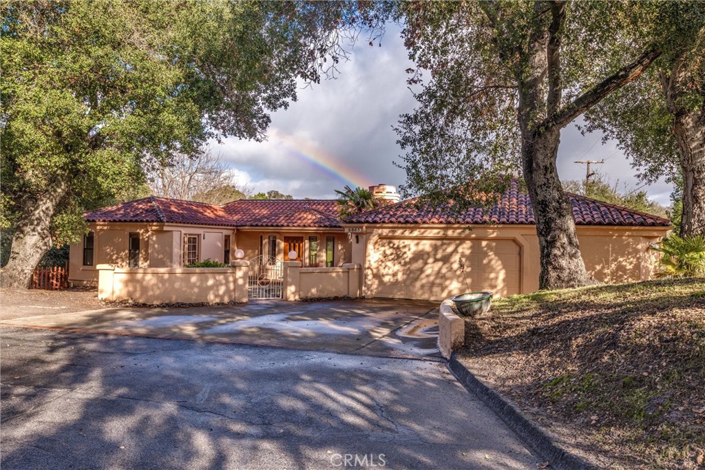8865 Pino Solo Avenue