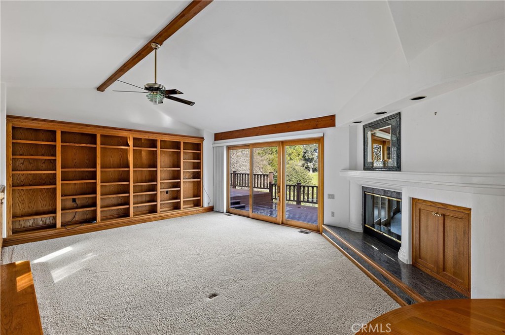 8865 Pino Solo Avenue
