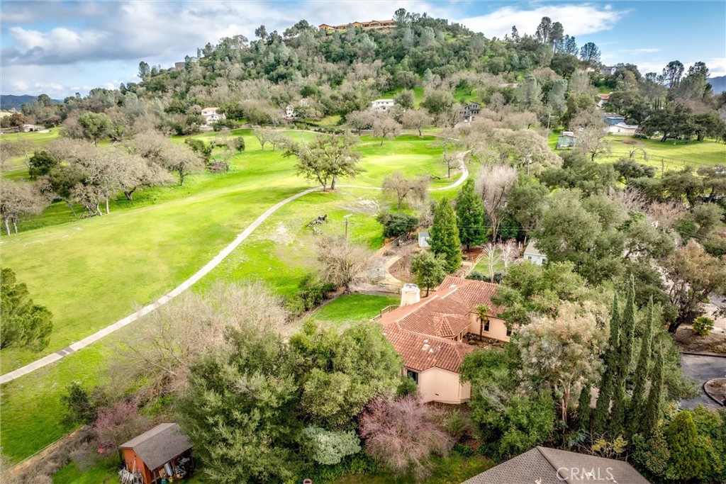 8865 Pino Solo Avenue