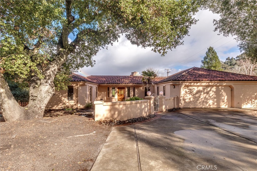 8865 Pino Solo Avenue