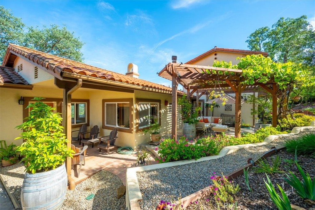 10662 Santa Ana Road