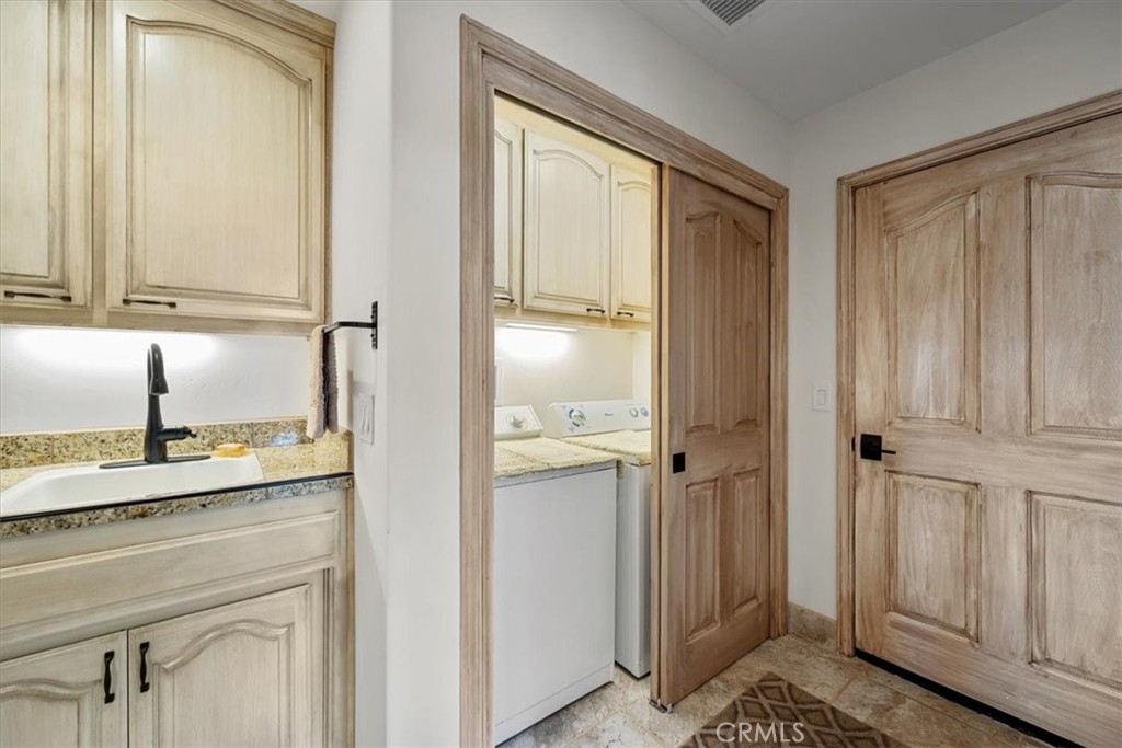 10662 Santa Ana Road