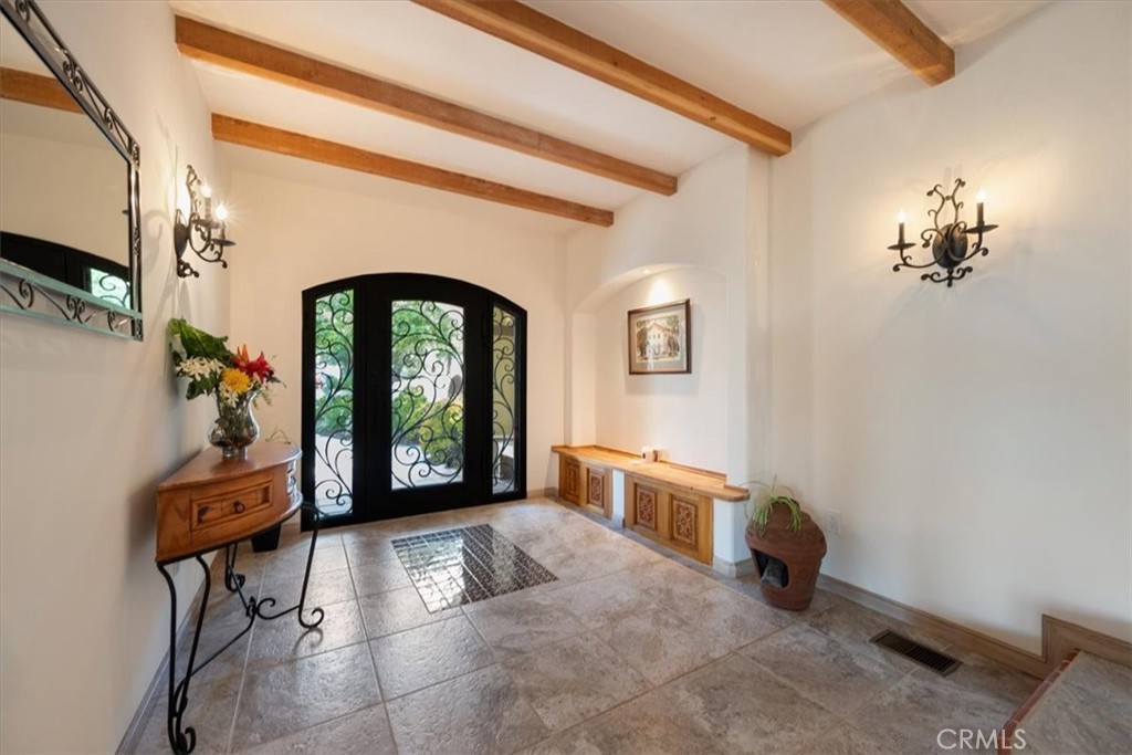 10662 Santa Ana Road