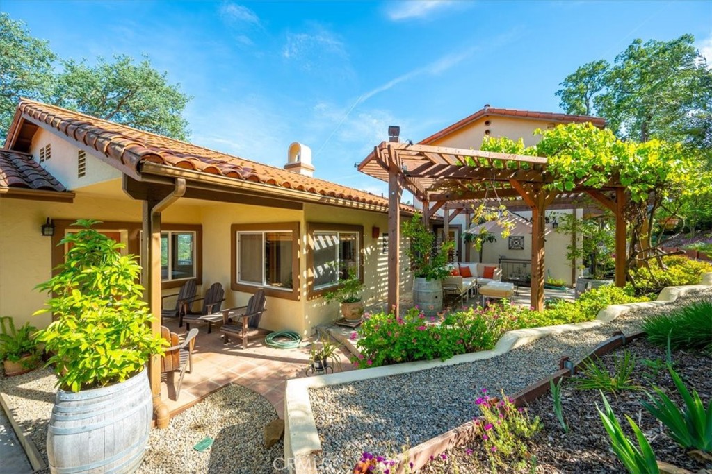 10662 Santa Ana Road