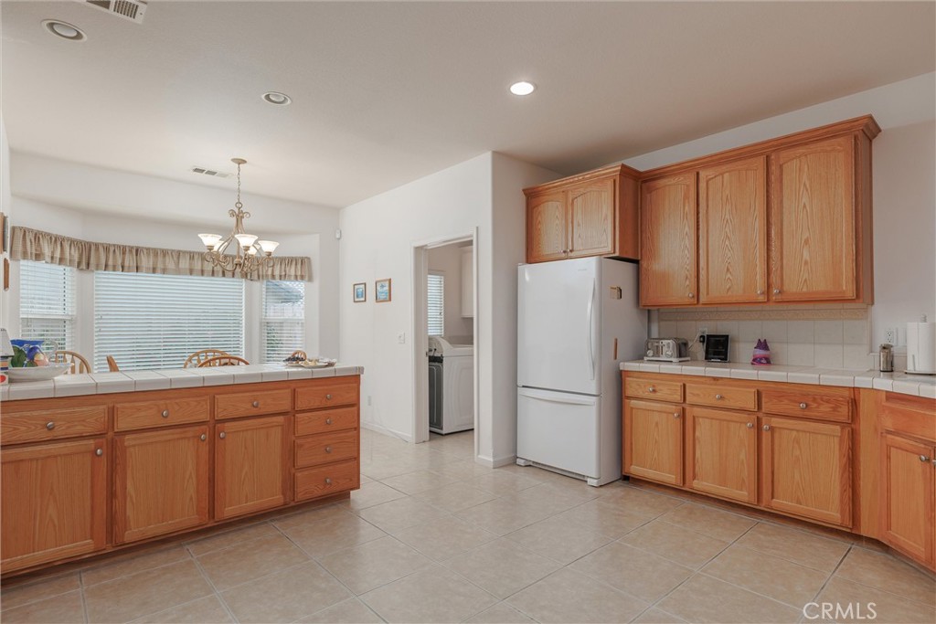 1411 Crown Way