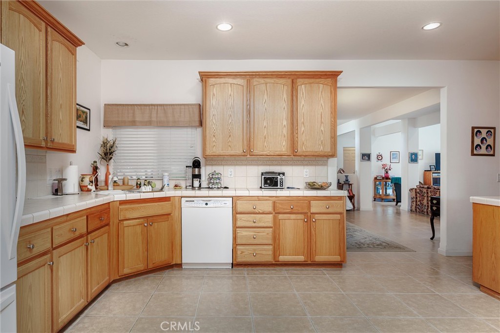 1411 Crown Way
