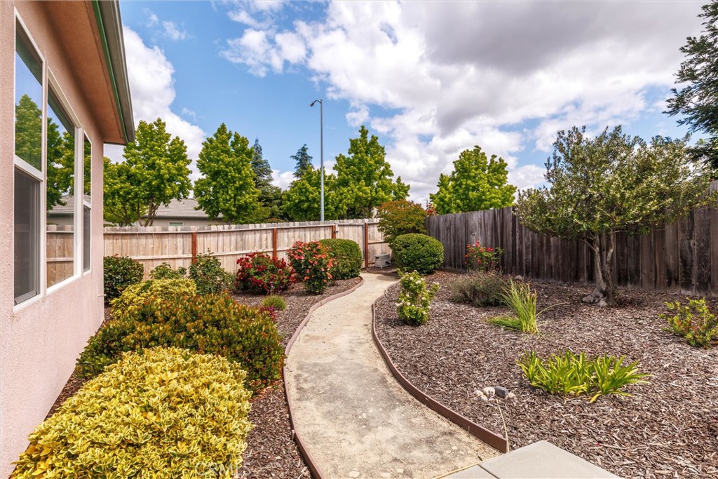1411 Crown Way
