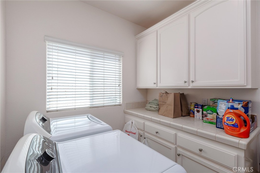 1411 Crown Way