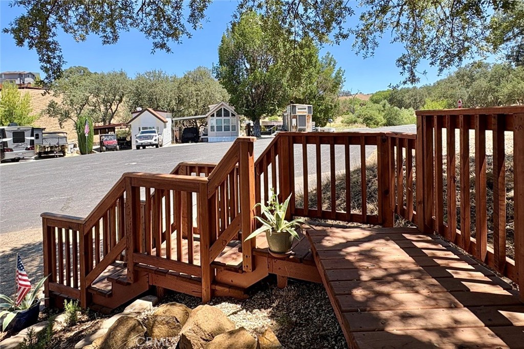 2102 Clamath Court