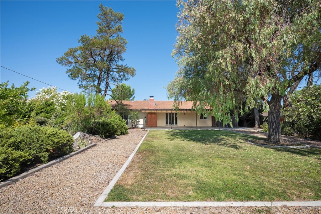 1523 Country Club Drive