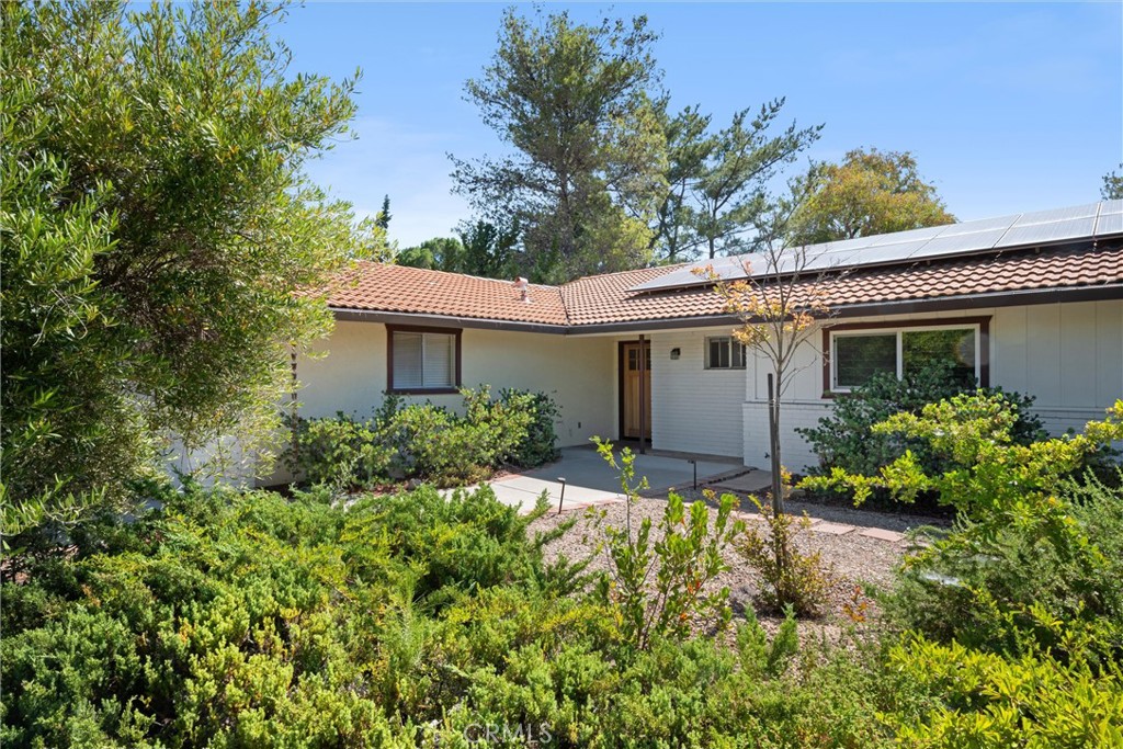 1523 Country Club Drive