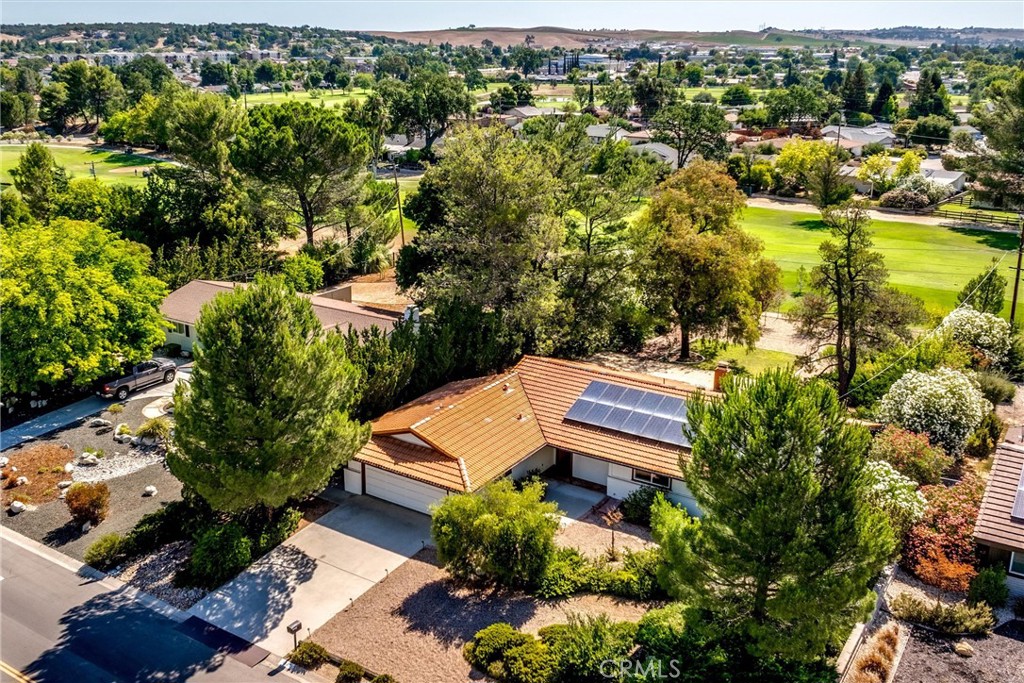 1523 Country Club Drive
