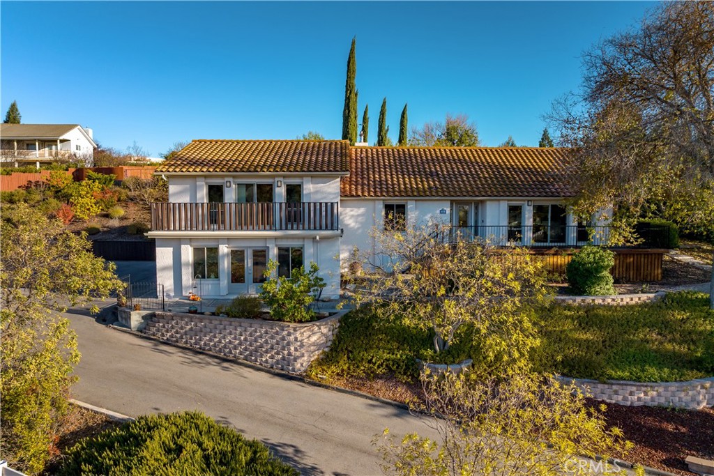 1029 Vista Grande Street