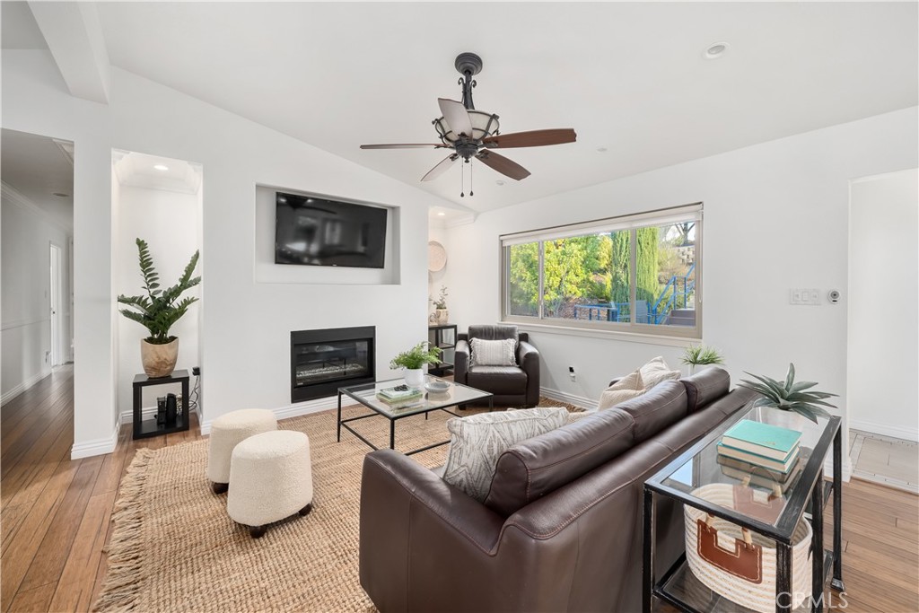 1029 Vista Grande Street