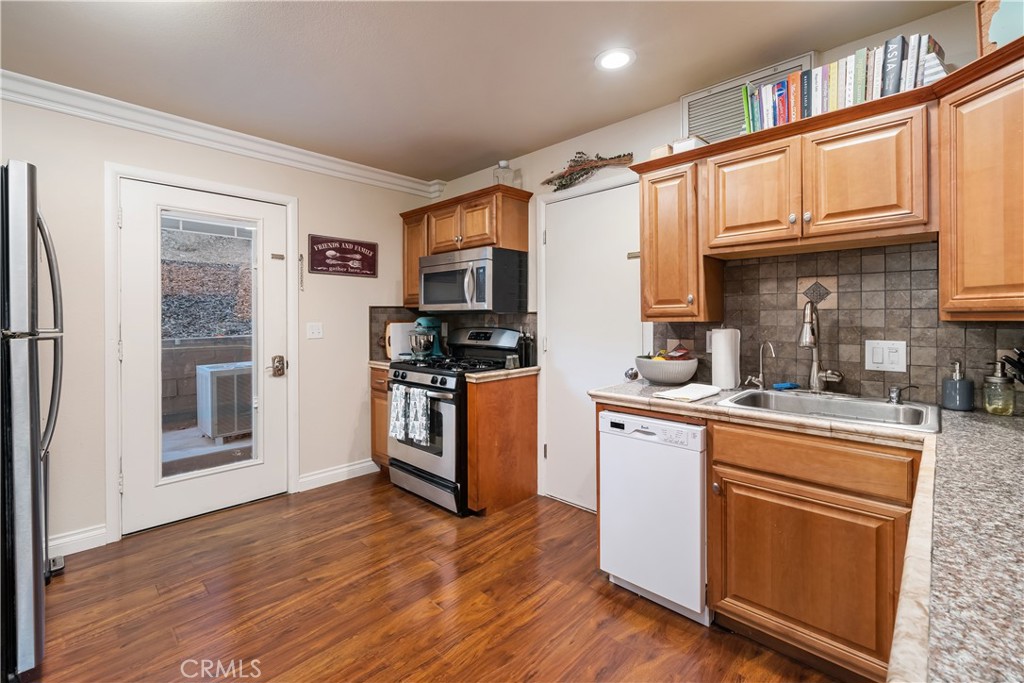 1029 Vista Grande Street