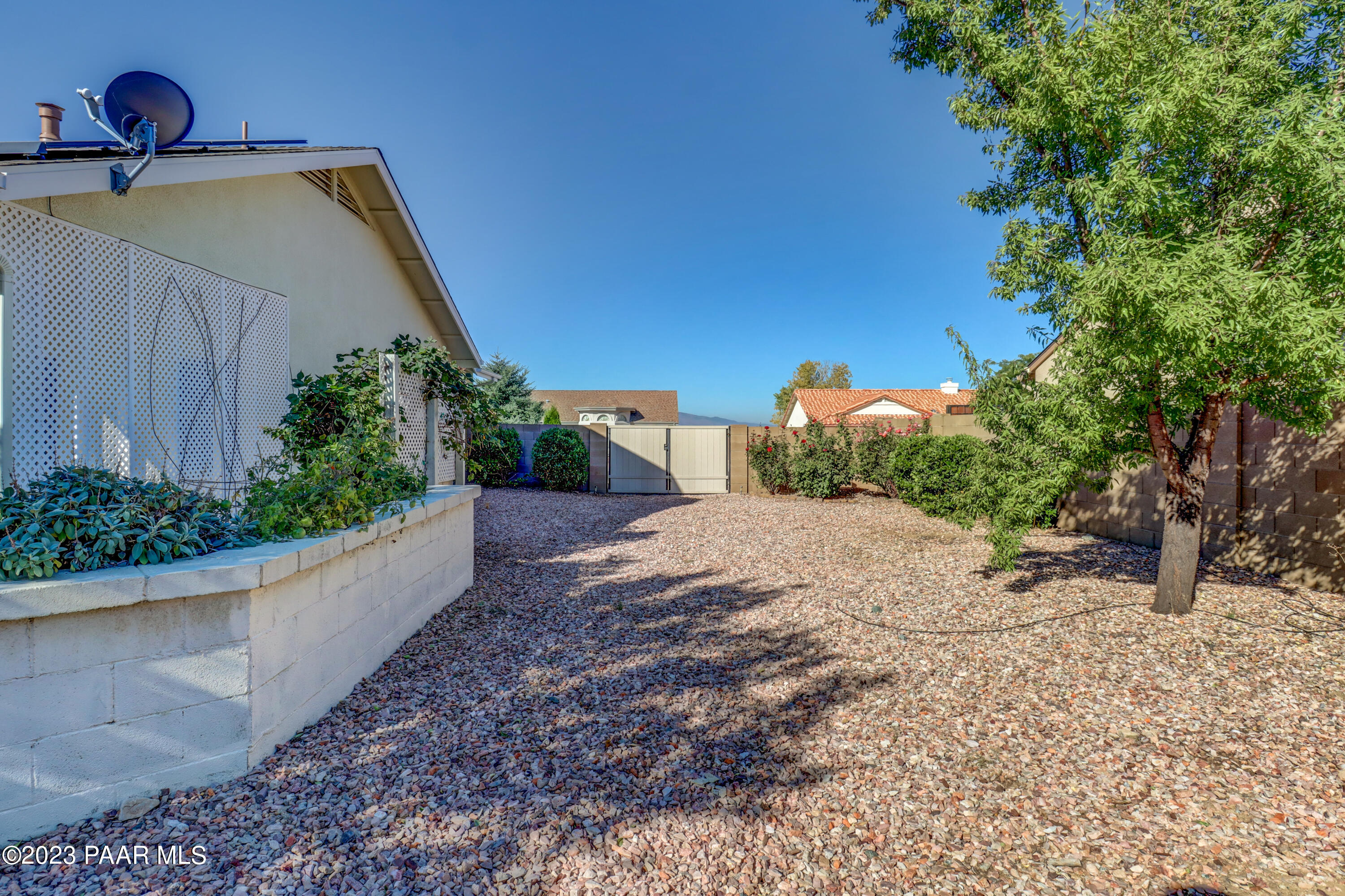 6933 N Pinnacle Pass Drive
