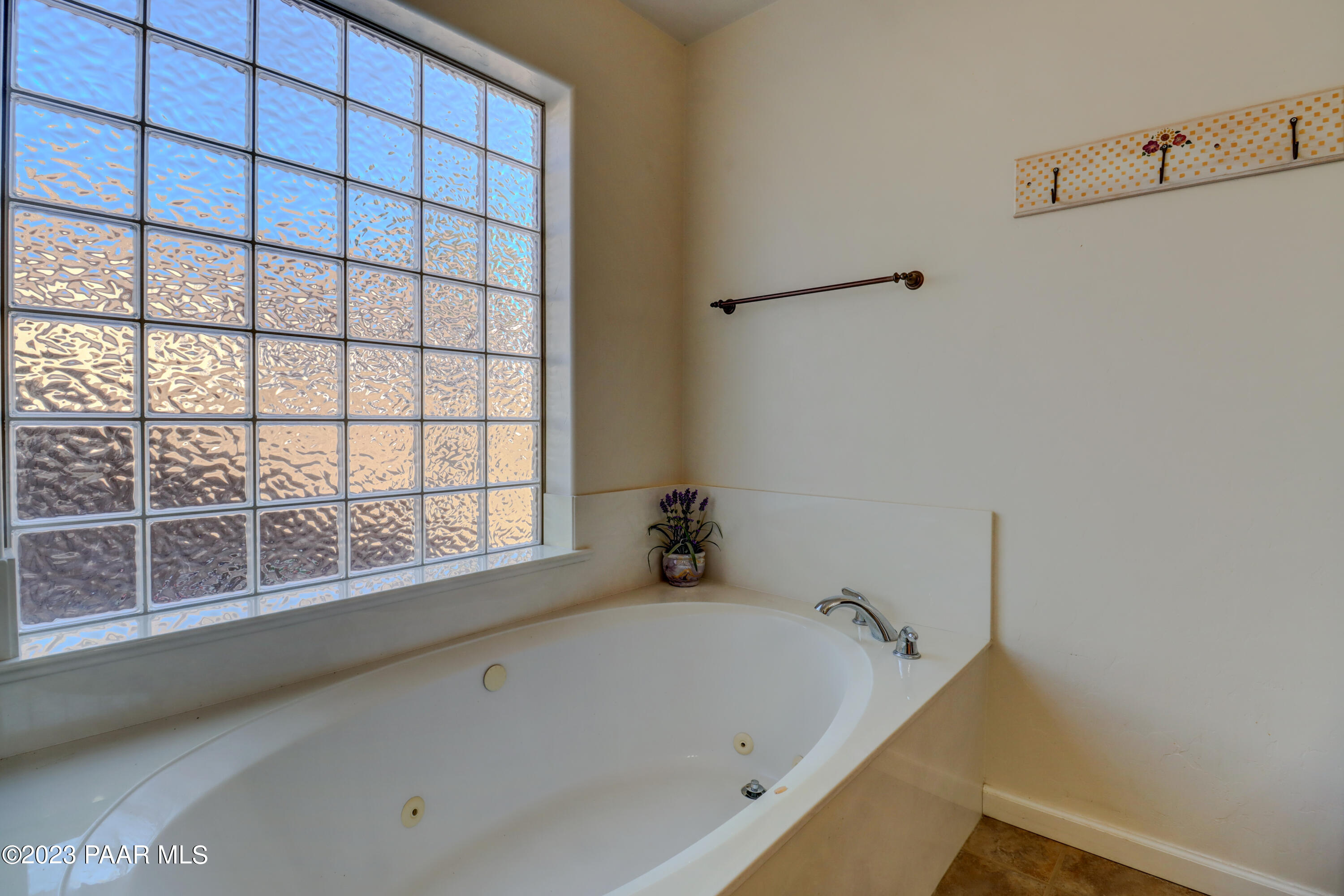 7580 N Park Crest Lane