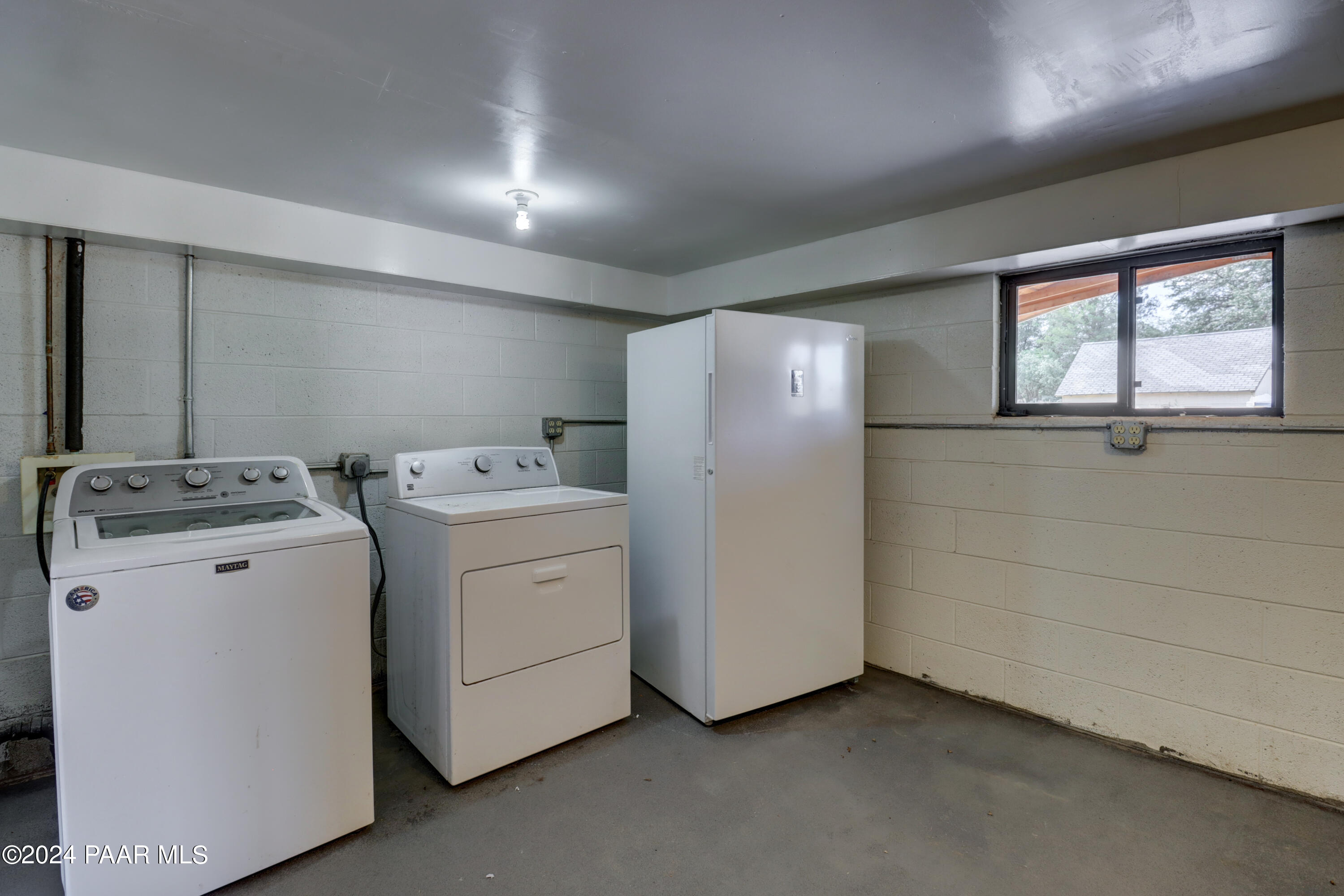 2120 W Single Tree Street