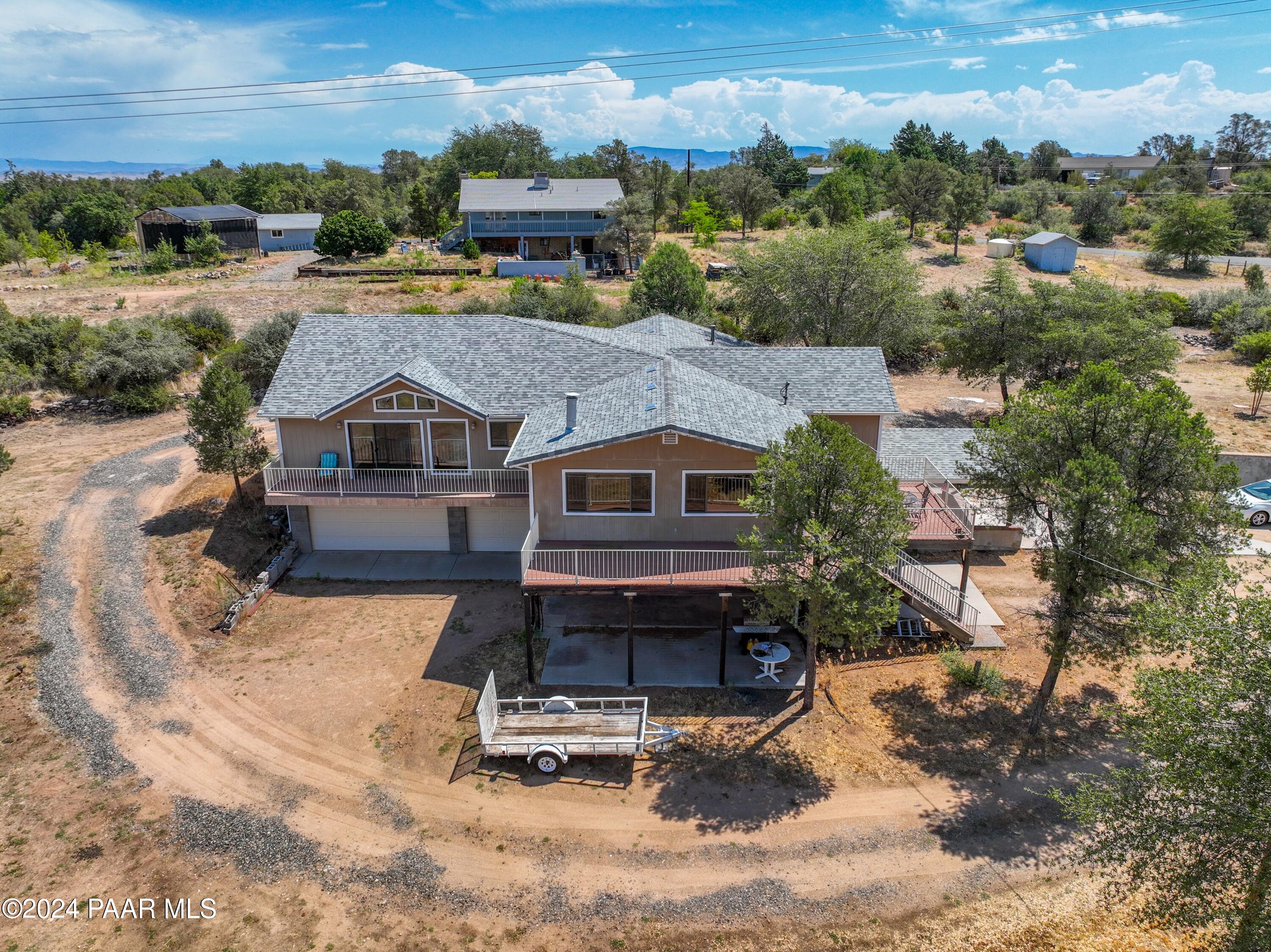 2120 W Single Tree Street