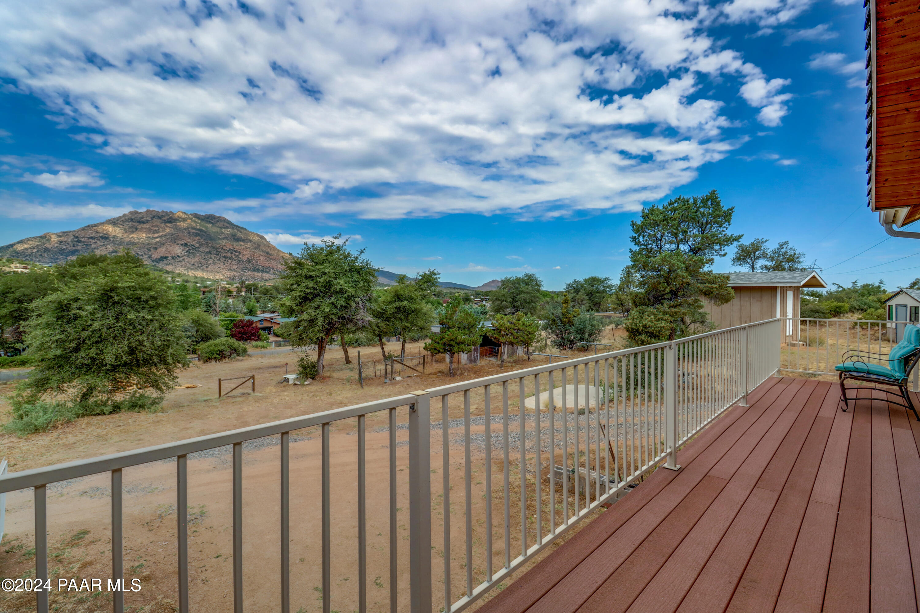 2120 W Single Tree Street