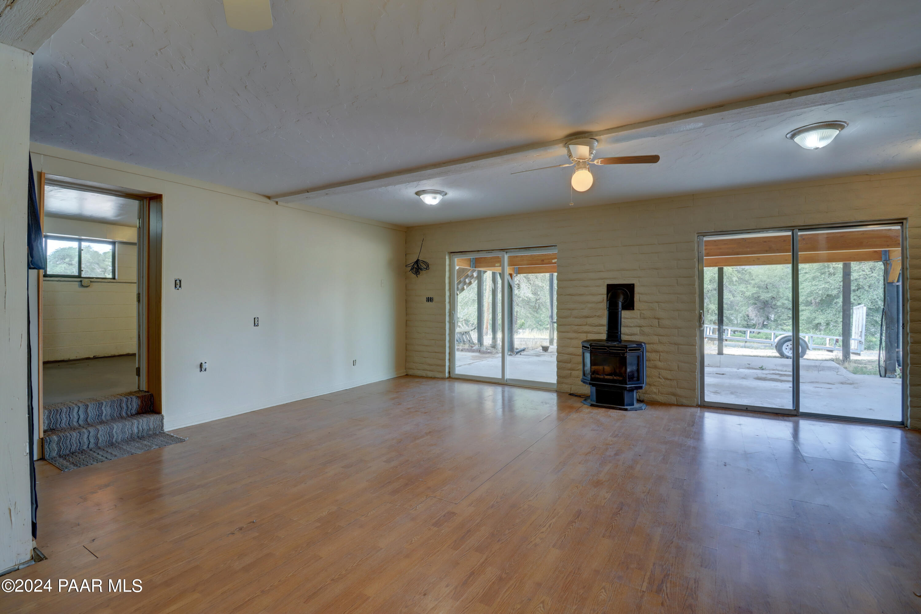 2120 W Single Tree Street