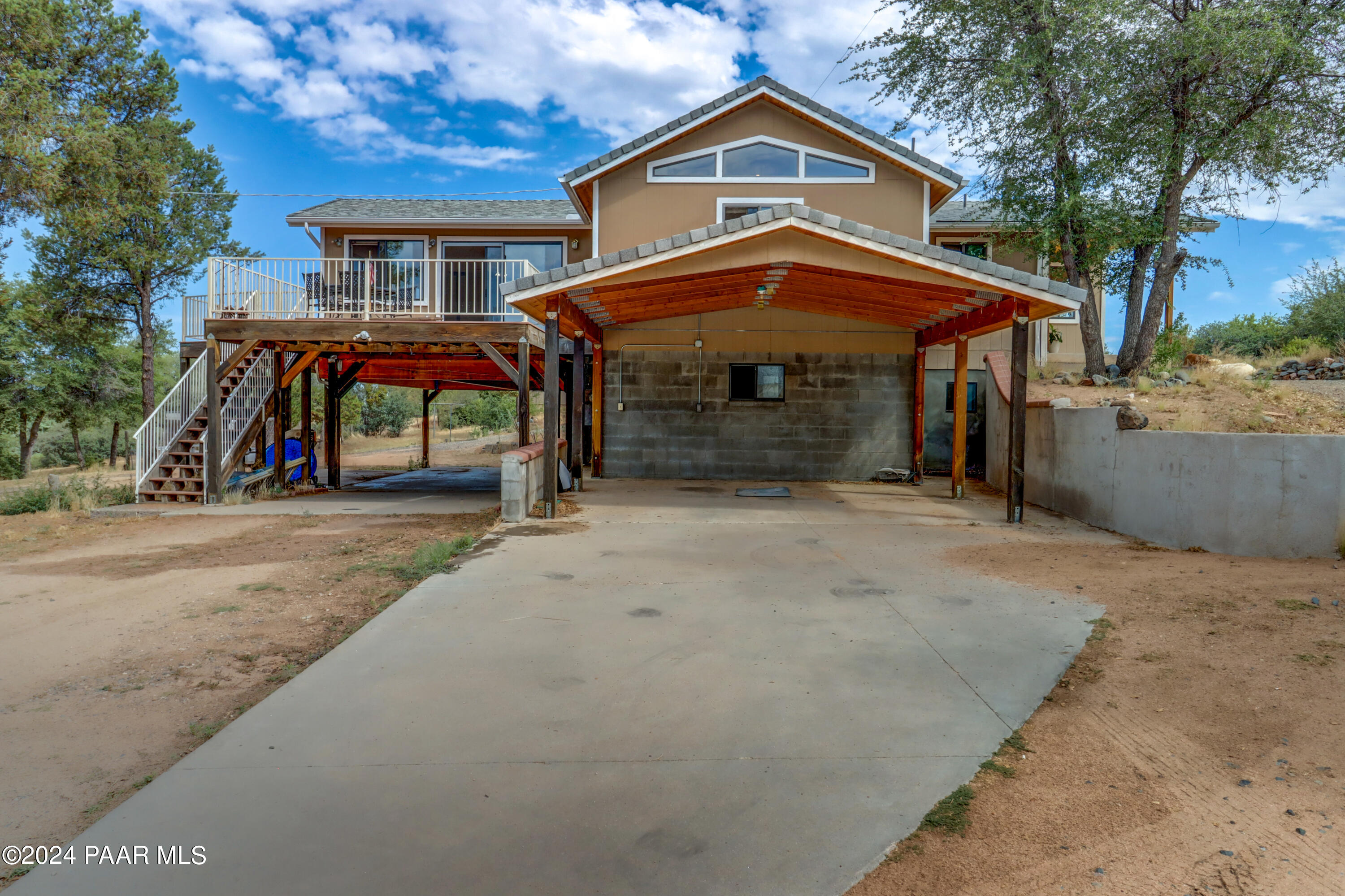 2120 W Single Tree Street