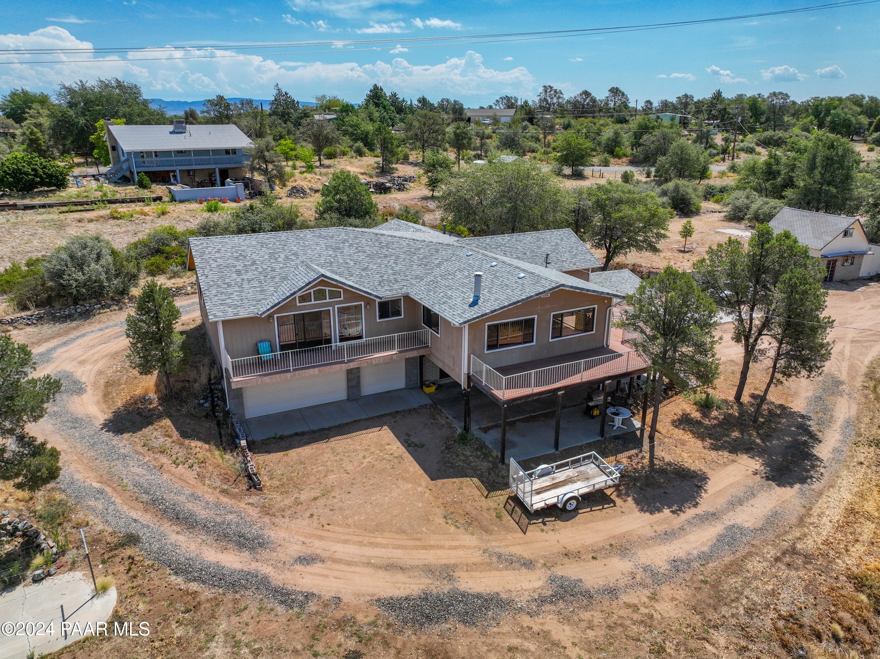 2120 W Single Tree Street