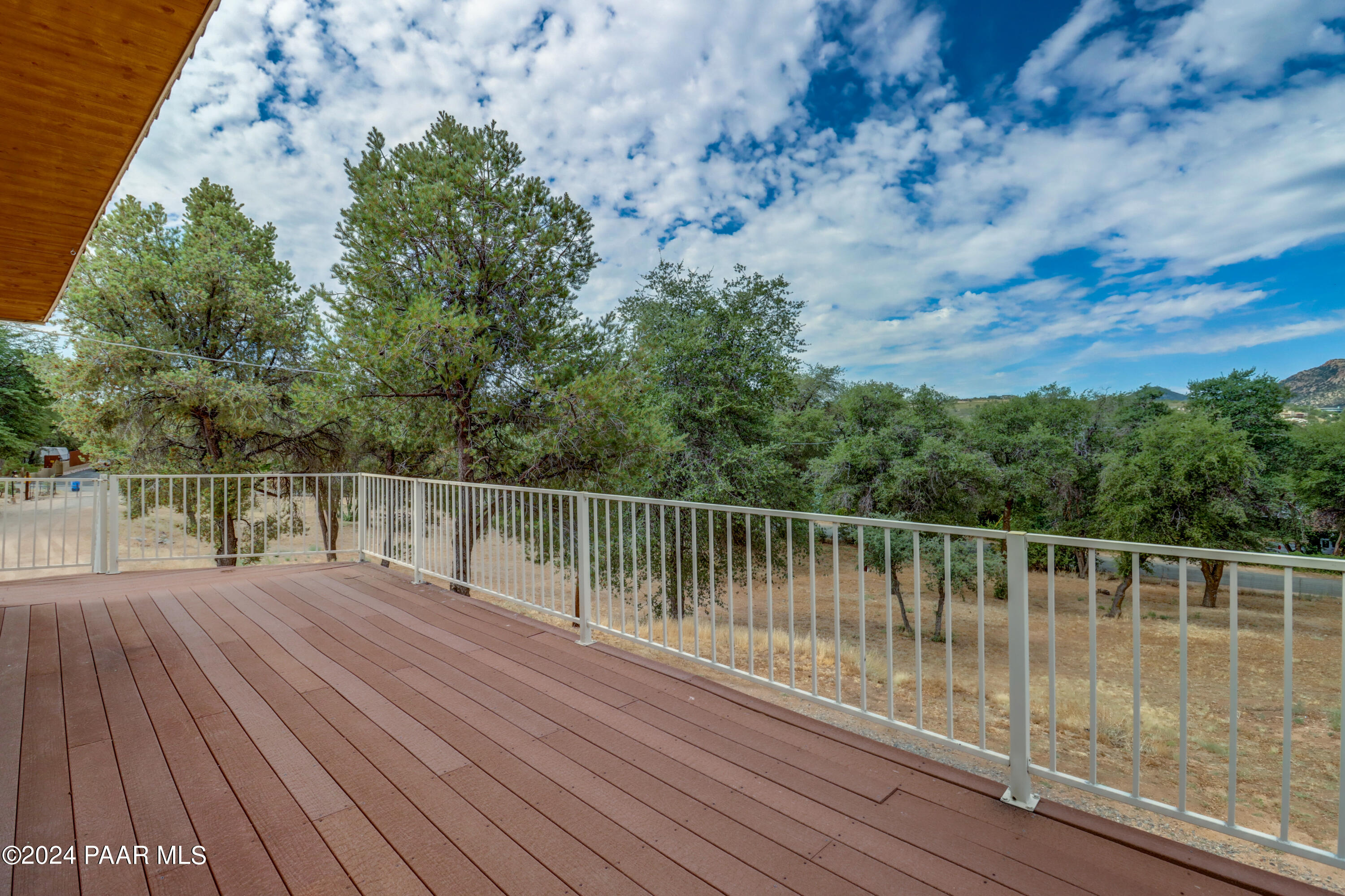 2120 W Single Tree Street