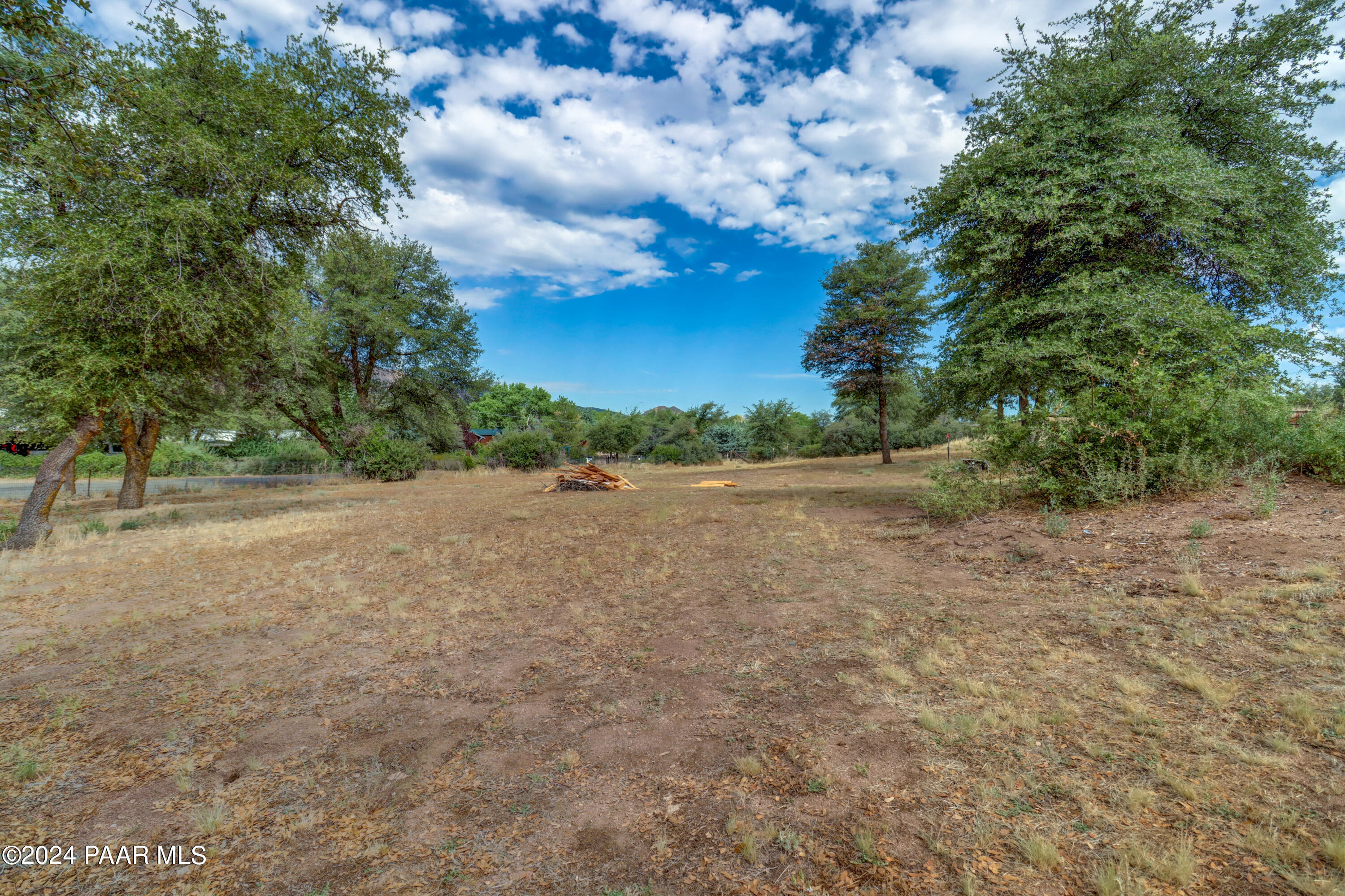 2120 W Single Tree Street