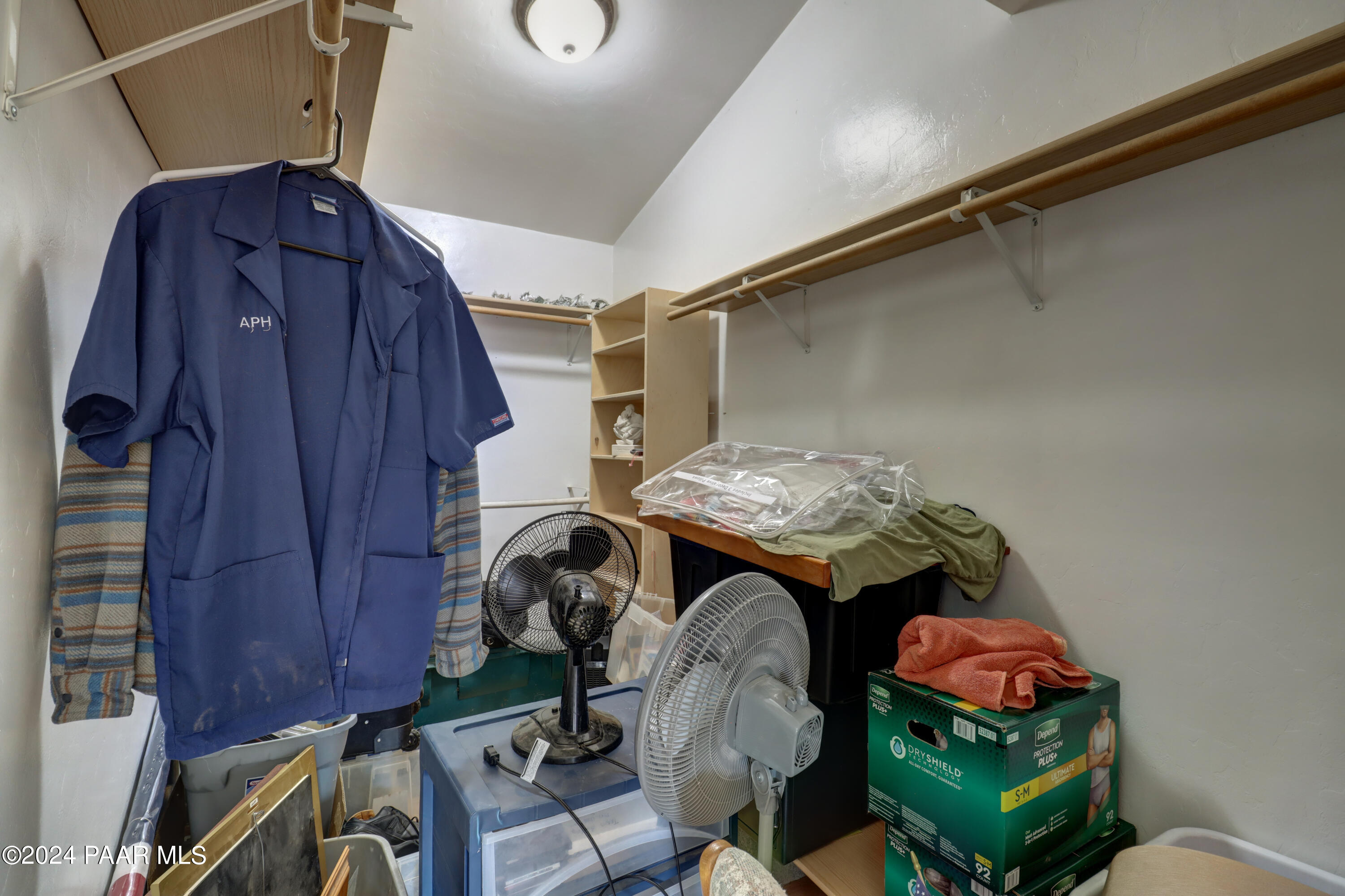 2120 W Single Tree Street